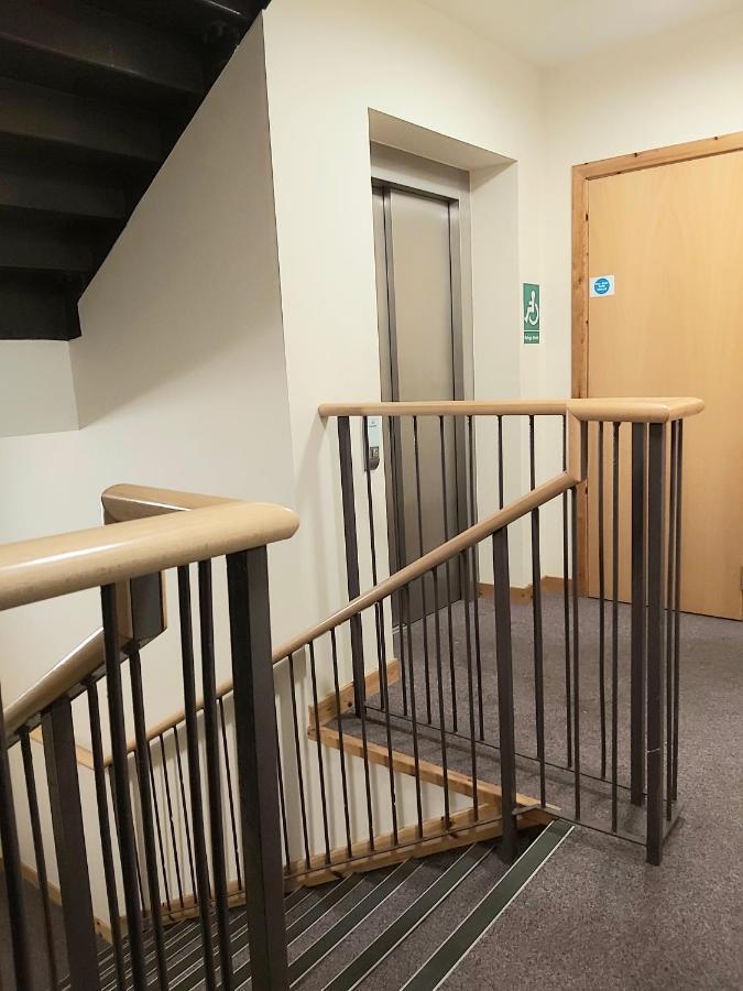Inverness City Centre Apartment With Elevator And Google Chromecast Exterior foto